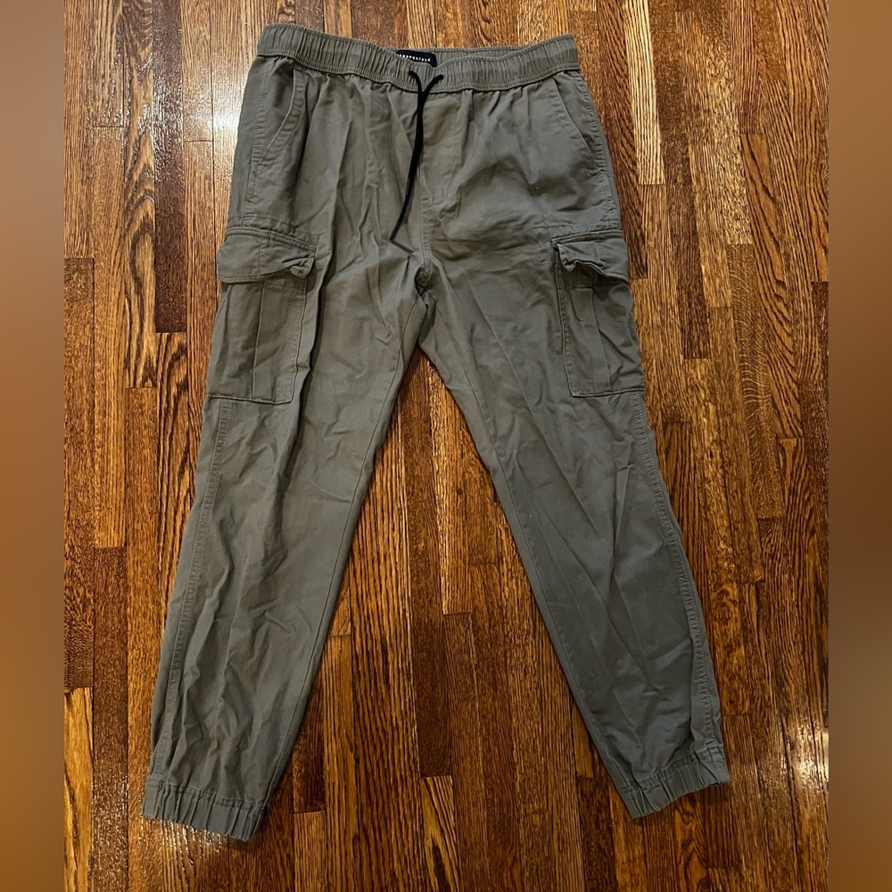 Men’s cargo joggers